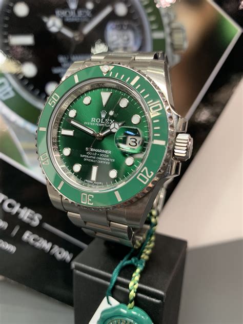 foto rolex submariner verde|Rolex Submariner green.